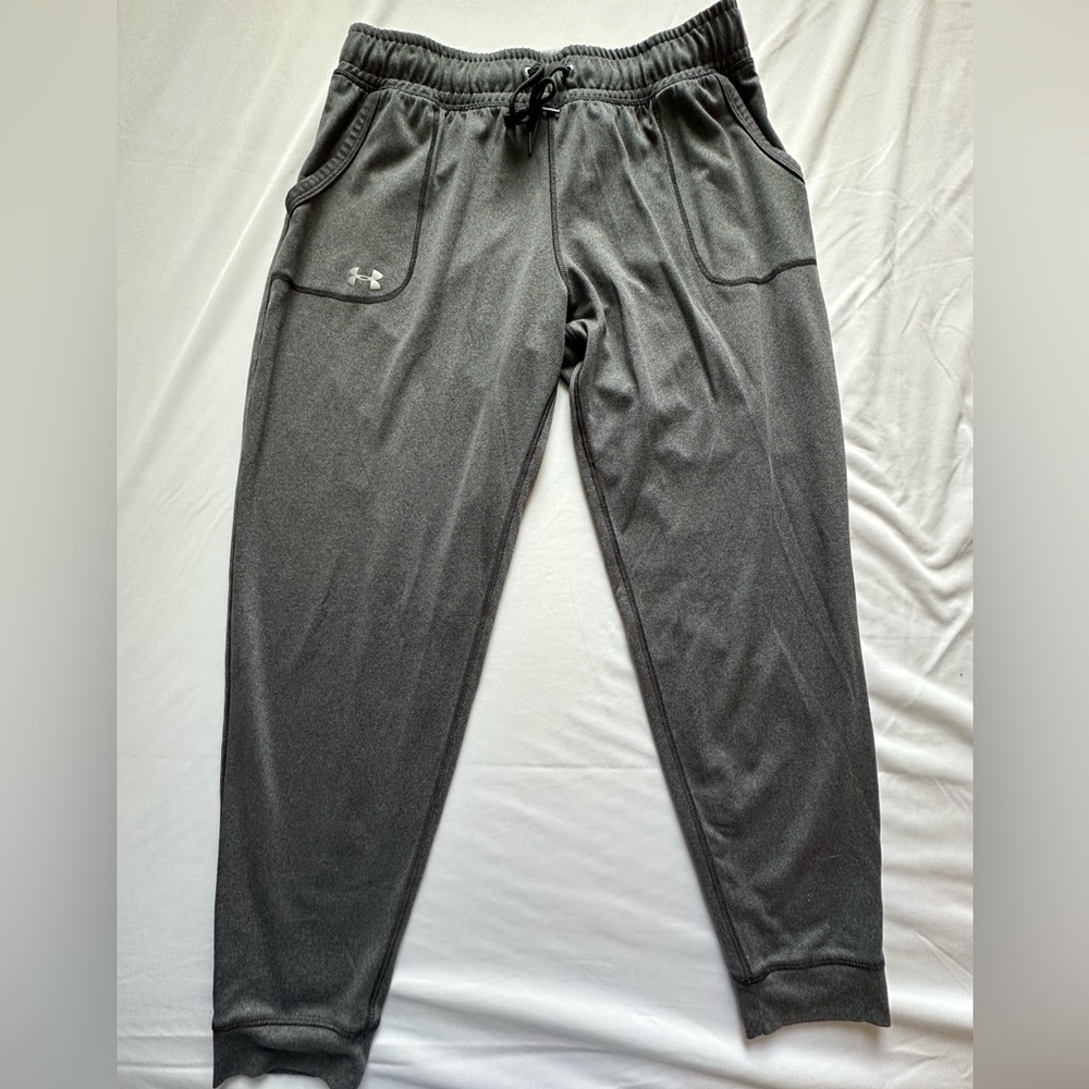 UNDER ARMOUR // GREY JOGGERS // SIZE L